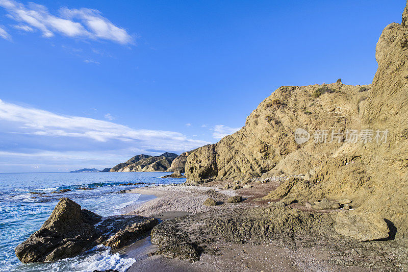 Playa del Sombrerico，西班牙安达卢西亚的一个偏远海滩